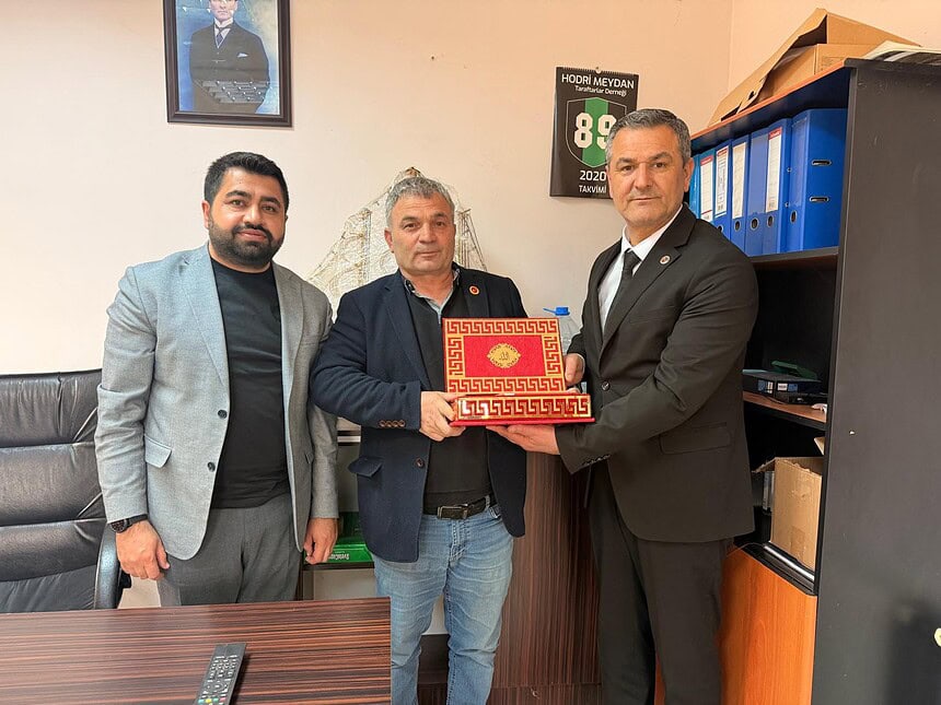 İzmit Belediyesinden Muhtarlara Doğum Günü Sürprizi: Kozluk ve Çubuklu Osmaniye’ye Ziyaret