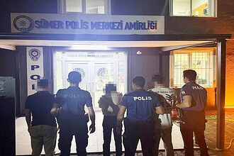 Kocaeli'de Gece Yarısı Narkotik Operasyonu: Komşudan Gelen Zehir Aracı Yenidoğan’da Kıskıvrak Yakalandı!