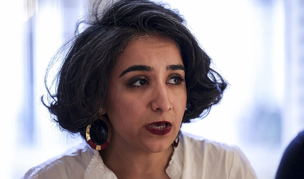 İran'da Tutuklu Olan Nobel Ödüllü Nergis Muhammedi Hastaneye Kaldırıldı: Durumu Kritik!