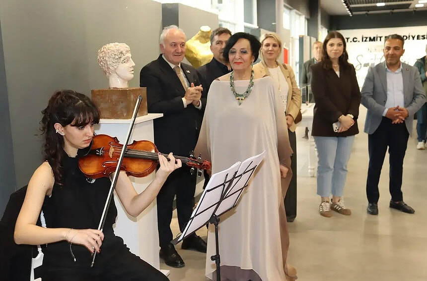 İzmit'te "Nicomedia Düşleri" Sergisi Açıldı! Sanatçı Lale Tığ’dan Hafıza Yolculuğu