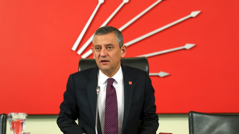 Özgür Özel'den Mutlak Butlan Kararı Sonrası İlk Paylaşım: "Ben Size İktidara Gül Bahçesinden Geçerek Gitmeyi Vadetmiyorum"