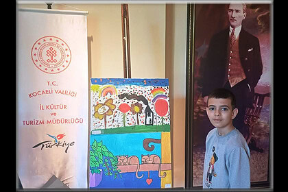 Körfez’in Gururu Salih Bu Kez Tuvalleri Konuşturdu: “Renkler Engel Tanımaz” Sergisine Yoğun İlgi!
