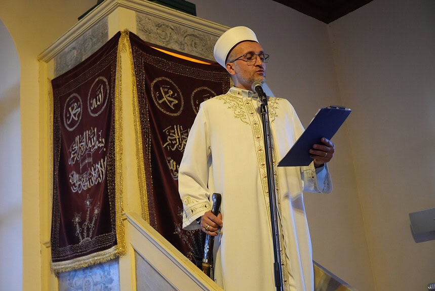 Sultan Abdülmecid'in Şifa Bulduğuna İnanılan Camide 100 Yıllık Kılıçla Bayram Hutbesi