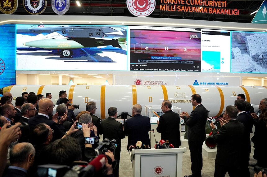 Türkiye'nin Bugüne Kadar Ürettiği En Büyük Füzesi YILDIRIMHAN İlk Kez Sergilendi