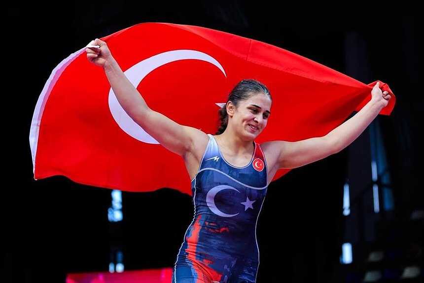 U17 Avrupa Güreş Şampiyonası'nda Özdenur Özmer'den Altın Madalya