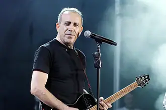 Ünlü sanatçı Haluk Levent hastaneye kaldırıldı