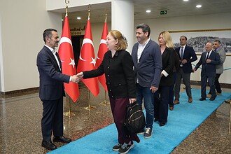 Vali Aktaş, Kamu Personeliyle Bayramlaştı Ekipler 9 Gün Boyunca Sahada Olacak