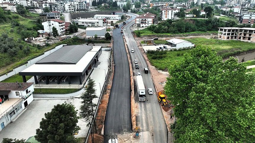 Başiskele'de 1 Km'lik Cadde 2x2 Bölünmüş Yola Dönüşüyor