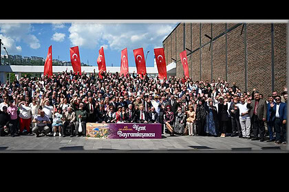 Kocaeli’de 43. Geleneksel Kent Bayramlaşması Gerçekleşti: Protokol ve Halk Bir Arada!