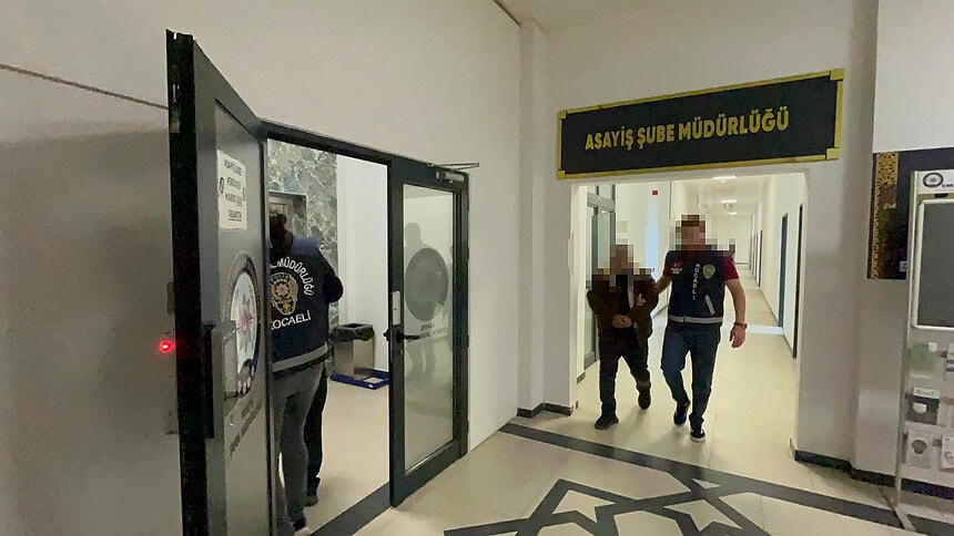 Çayırova'da 400 Bin Liralık Vurgun: TEM'de Yakalandı