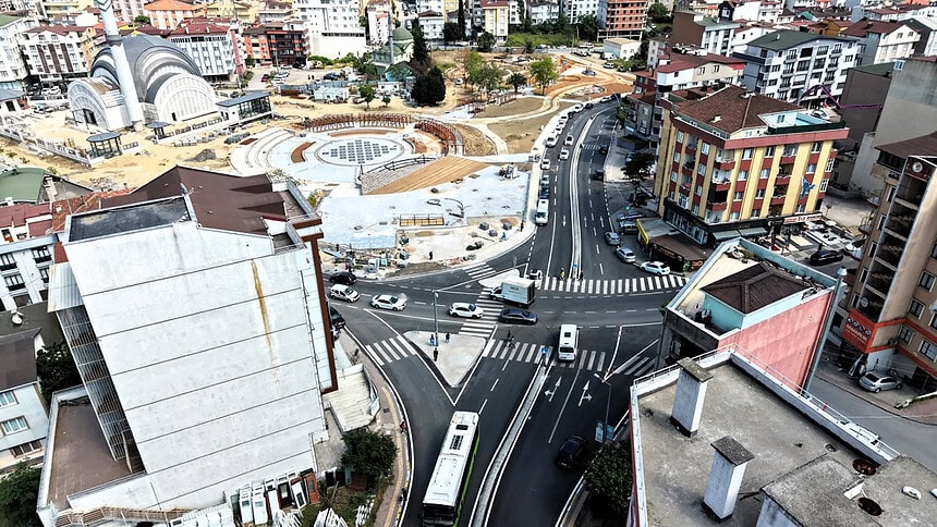 Çayırova'da Kavşak Düzenlemesi: Bin Ton Asfalt Serildi