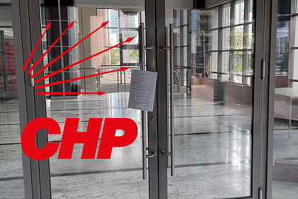 Son Dakika: CHP Genel Merkezinin Girişine Asılan Evrakın Detayları!