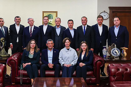 CHP'li Başkanlardan Özel'e Destek: 45 Günde Olağanüstü Kurultay