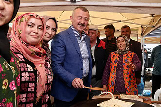 Kocaeli'de Tarımın Bayramı: 11. Çiftçi Şenliği Sağanak Yağmur Altında Rekor Katılımla Kutlandı!