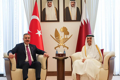 Fidan Doha'da Katar Başbakanı Al Thani ile Görüştü