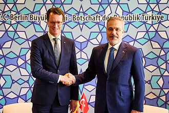 Fidan'dan Berlin'de Kritik Görüşme: 500 Bin Türk Gündemde