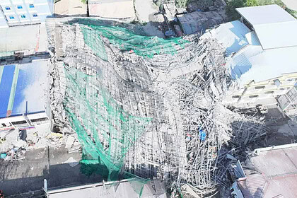 Filipinler Angeles'te İnşaat Çöktü: 22 İşçi Enkaz Altında