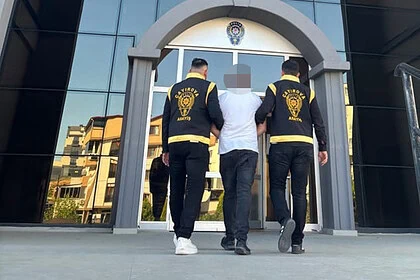 Firari Hırsıza Çayırova'da Emniyet Freni: Hakkında 12 Yıl 6 Ay Hapis Cezası Vardı!