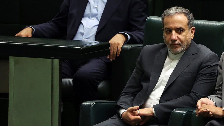 İran medyası: Pezeşkiyan, Abbas Arakçi'yi Görevden Alabilir