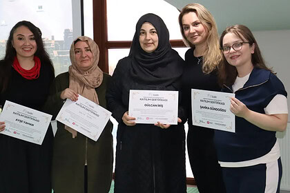 İzmit İZGİM'de Anne Adaylarının Sertifika Gururu: Gebelik Eğitimi Tamamlandı!
