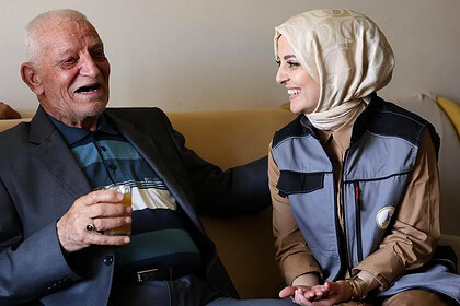 Kartepe'de Alo Evlat'tan Yaşlılara Bayram Ziyareti