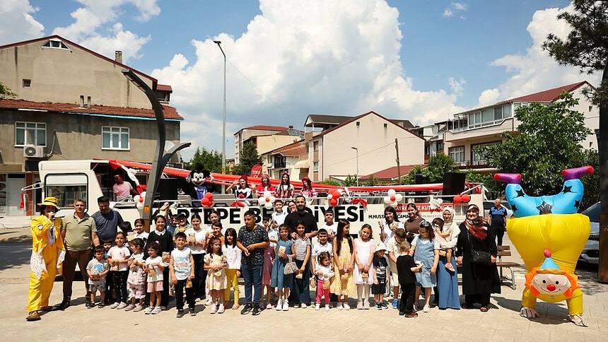 Kartepe'de Gezici Bayram Otobüsü Mahalleleri Dolaşıyor