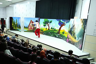 Kartepe'de 'Miyav Karnavalı': Kültür Merkezi'nde Salon Doldu