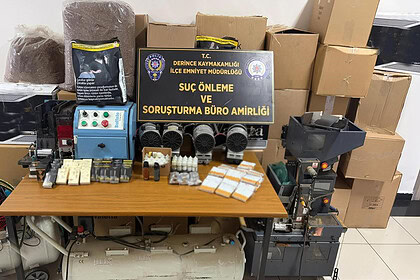 Derince'de Kaçak Tütün Operasyonu: 154 Bin Makaron ve Malzeme Ele Geçirildi!