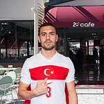 Milli Futbolcu Merih Demiral’dan Karamürsel’de Örnek Davranış!