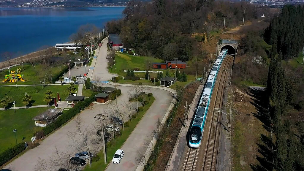 Milli Hızlı Tren 240 Km Hıza Ulaştı: Test Sürüyor
