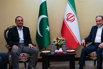 Pakistan Arabuluculuk Devrede: Munir Arakçi ile Tahran'da
