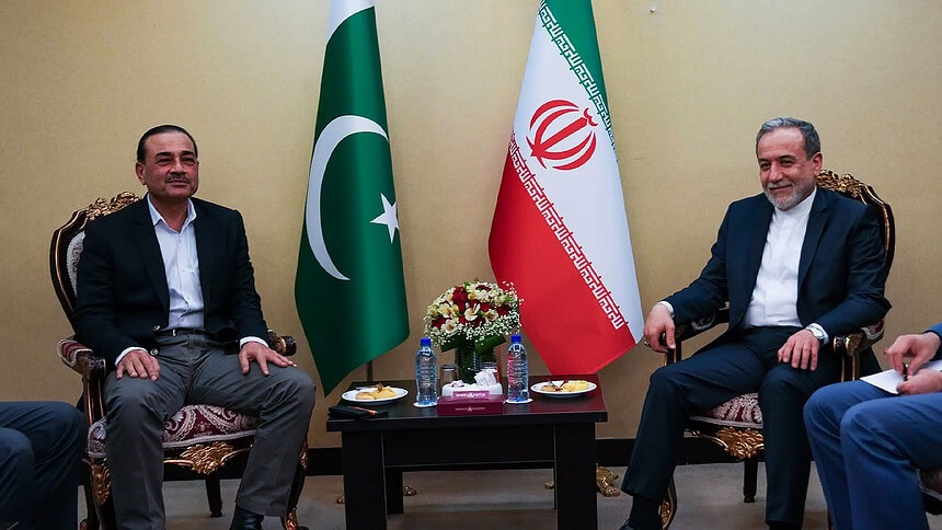 Pakistan Arabuluculuk Devrede: Munir Arakçi ile Tahran'da