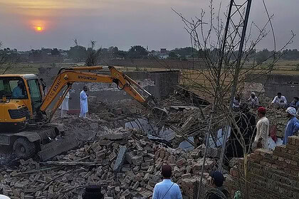 Pakistan'da Karakola İntihar Saldırısı: 12 Polis Şehit
