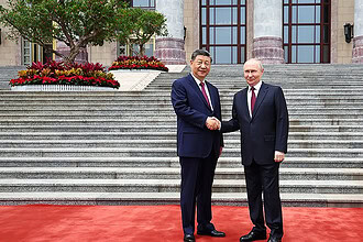Putin ve Xi'den Pekin'de İmza: Çok Kutuplu Dünya Bildirisi
