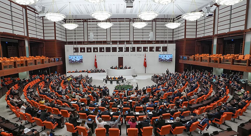 Yurtdışı Kazançlarla İlgili Vergi Düzenlemesi Yasalaştı: 20 Yıl Gelir Vergisi İstisnası!