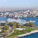 Turistler Tarihi Yarımadayı Bıraktı, TCG Anadolu'ya Kilitlendi