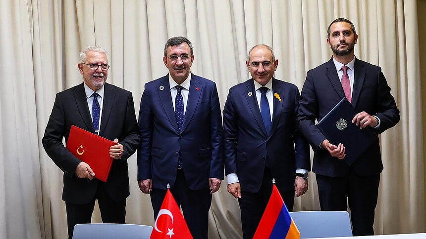 Türkiye'den Erivan'da 45 Dakika: Ani Köprüsü İçin İmza