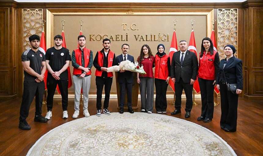 Kocaeli’de Gençlik Haftası Gururu: Genç Temsilcilerden Vali Aktaş’a Anlamlı Ziyaret