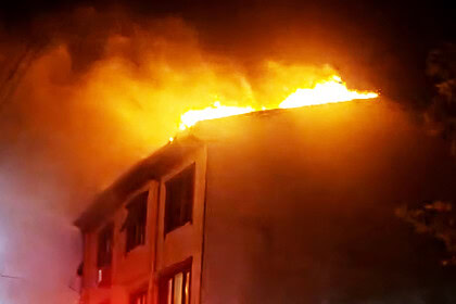 Darıca’da 3 Katlı Bina Alevlere Teslim Oldu!