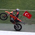 Turka Kocaeli Stadyumu'nda Zayn Sofuoğlu Rüzgarı: Minik Şampiyondan Türk Bayraklı Muhteşem Şov!