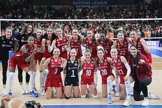 A Milli Kadın Voleybol Takımı, Fransa'yı 3-0 Mağlup Etti