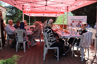İzmit Belediyesi Alzheimer Yaşam Evi 5. Yılını Hasta ve Yakınlarıyla Kutladı!