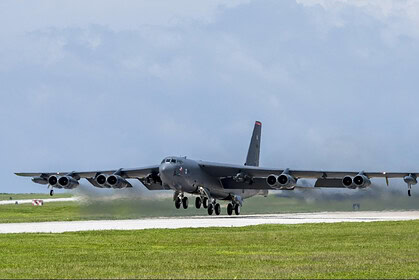 ABD'de B-52 Bombardıman Uçağı Düştü: 8 Mürettebatın Hayatını Kaybettiği Resmi Olarak Doğrulandı!