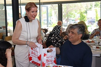 2026 İzmit Belediyesi Babalar Günü Programı: Gülümse Kafe’de Duygusal Buluşma!