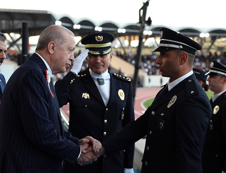 Cumhurbaşkanı Erdoğan'dan Yeni Mezun Polislere Pusulanız Vicdan, Hedefiniz Adalet Olsun