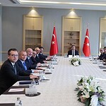 Cumhurbaşkanı Yardımcısı Yılmaz, Cumhurbaşkanlığı Ekonomi Politikaları Kurulu Üyeleriyle Bir Araya Geldi