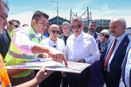 Başkan Büyükakın Üç İlçe Belediye Başkanıyla Sahaya İndi: "Sadece Hizmet Ediyoruz"
