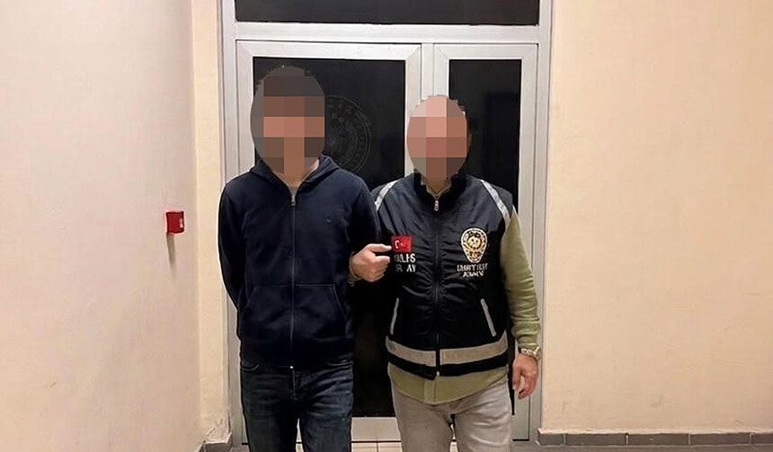 Kendini Kamu Görevlisi Olarak Tanıtan Dolandırıcı İzmit'te Yakalandı!