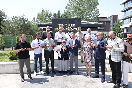 Şehit Annesi ile Duygusal Buluşma! İzmit'te Şehit Piyade Er Ergün Köncü'nün Adı Bu Parkta Yaşayacak!