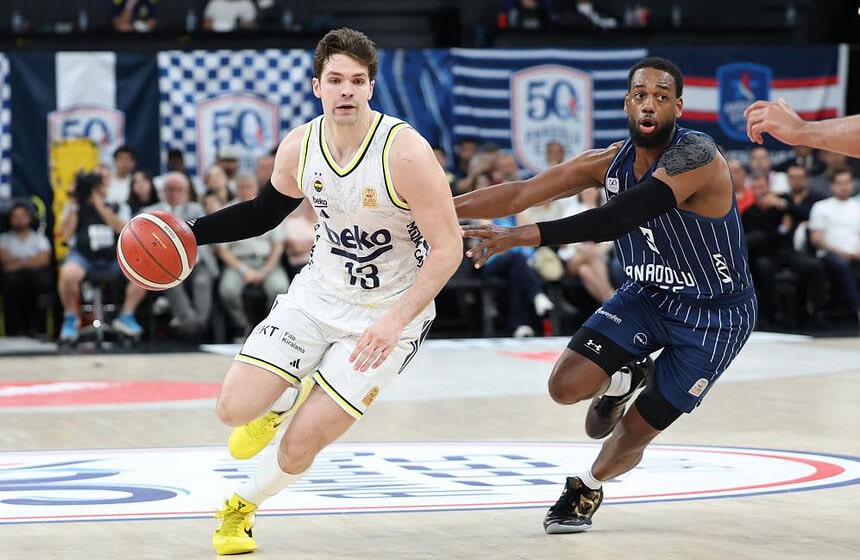 Fenerbahçe Final Şansını Bir Sonraki Maça Bıraktı